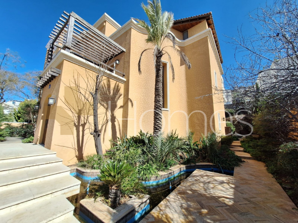 فيلا فاخرة للبيع في دابوق بمساحة 780 م